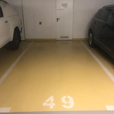 Sweet Home Apartman , 30Sqm Studio, Free Private Parking, Mountain View, Balcony, 20 Min From Downtown Boedapest Buitenkant foto